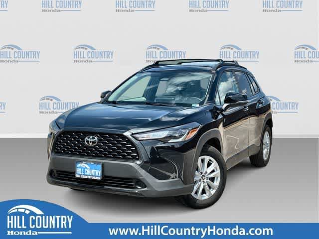 Used 2024 Toyota Corolla Cross LE FWD video 1