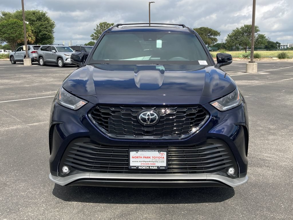 New 2026 Toyota Highlander XSE AWD/4WD image 2