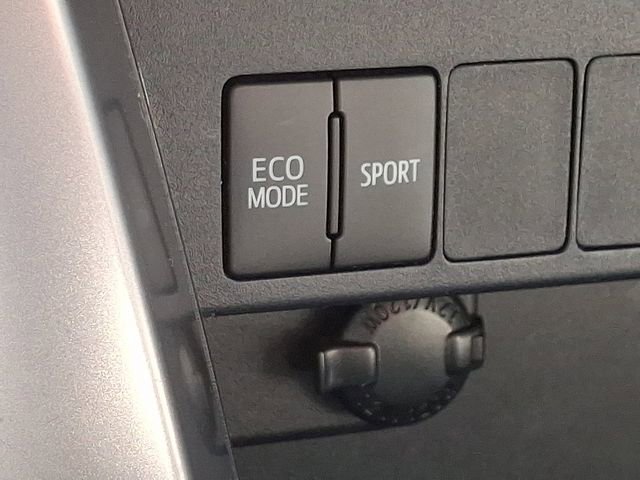 Used 2017 Toyota RAV4 XLE w/ Plus Special Value Package AWD/4WD image 23