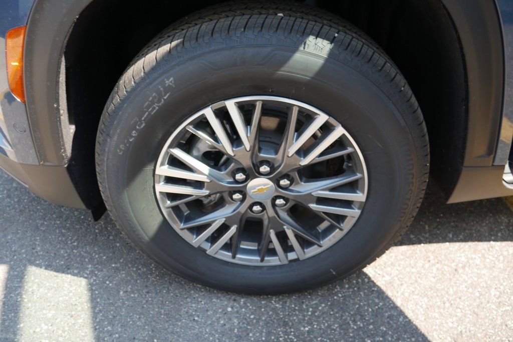 New 2026 Chevrolet Traverse LT w/ Enhanced Driving Package image 32