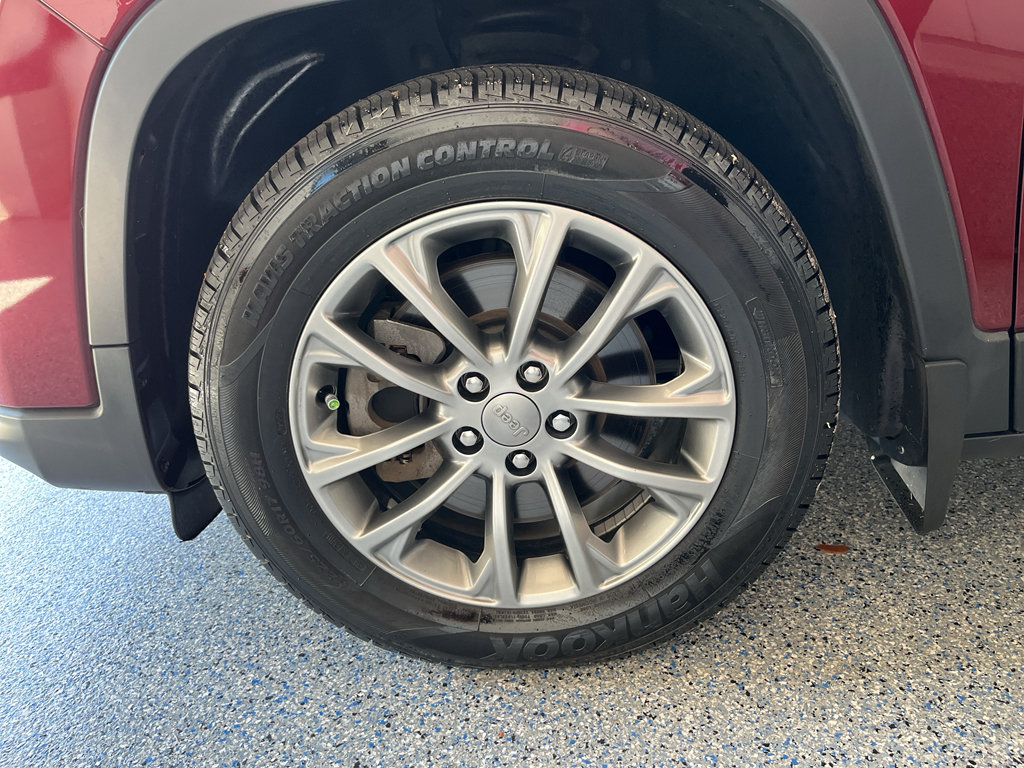 Used 2022 Jeep Cherokee Latitude Lux FWD image 35