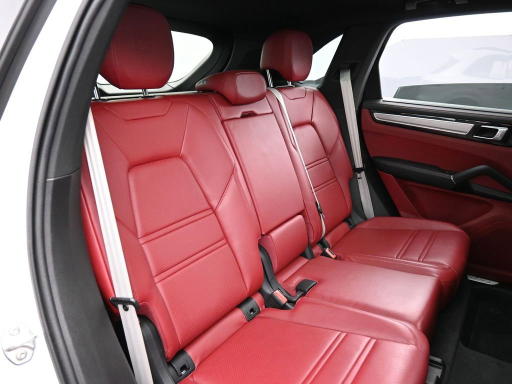 Certified 2023 Porsche Cayenne S Platinum image 27