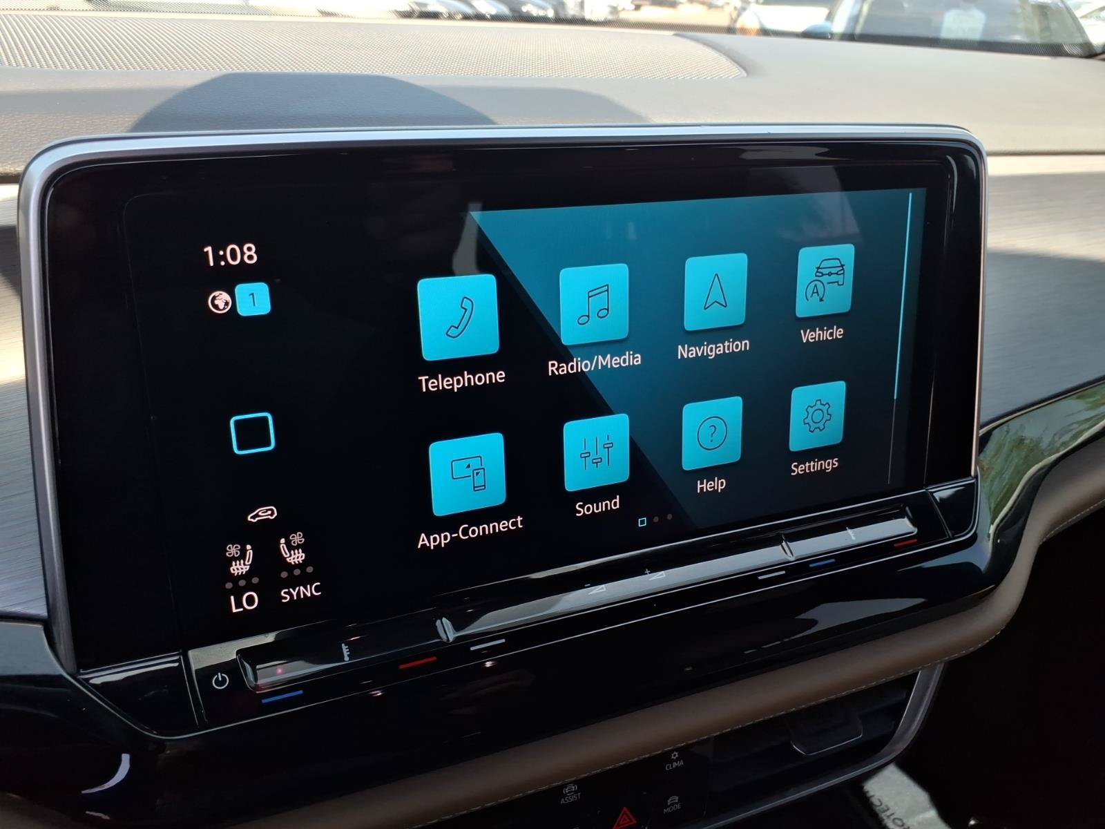 Certified 2024 Volkswagen Atlas Cross Sport SE w/ Panoramic Sunroof Package AWD/4WD image 25