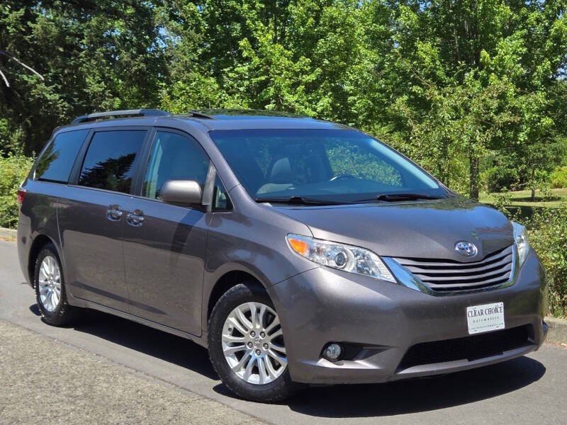 Used 2016 Toyota Sienna XLE FWD image 6