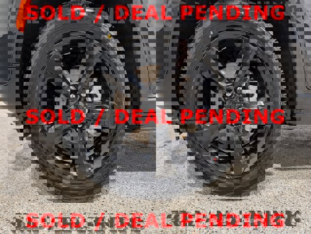 Used 2024 Jeep Grand Cherokee Limited w/ Black Appearance Package image 9