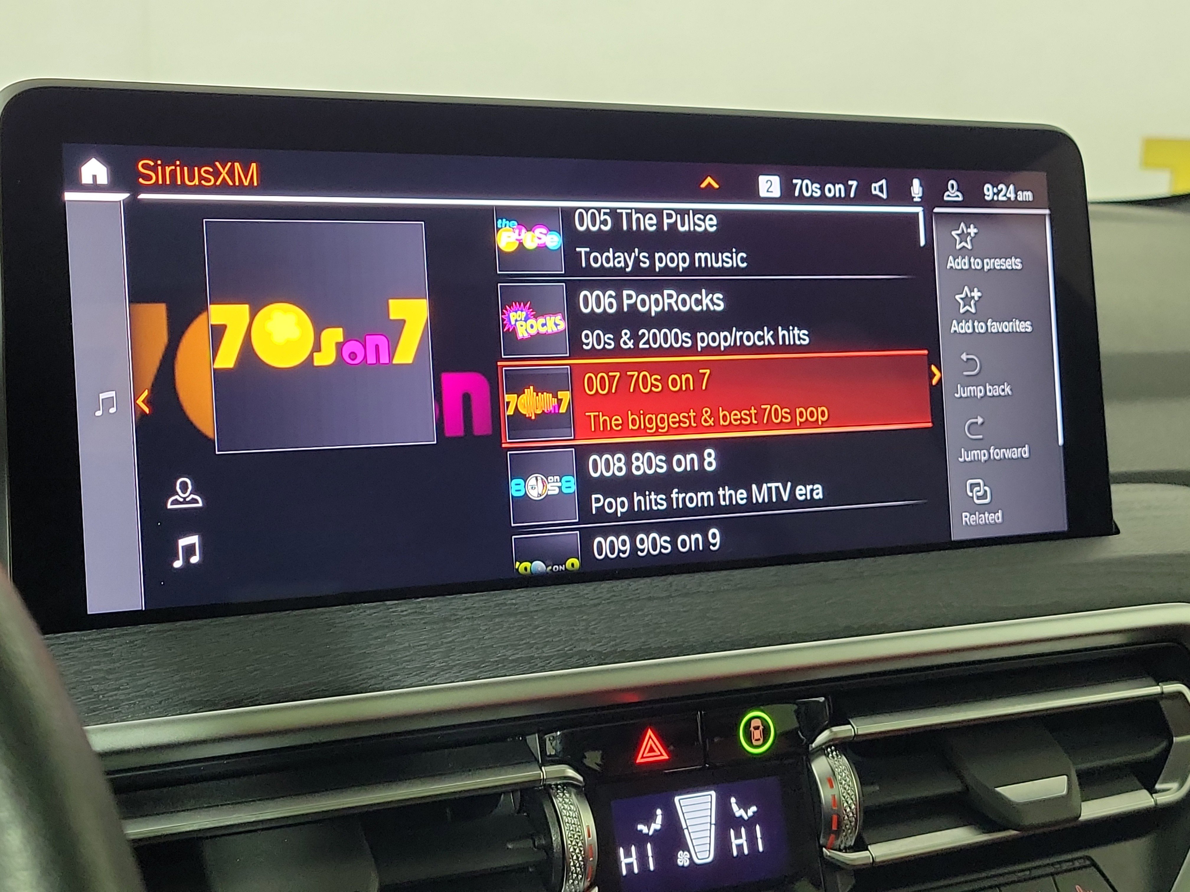 Certified 2023 BMW X4 xDrive30i w/ Premium Package image 17