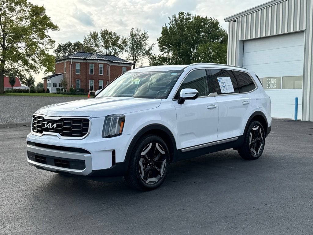 Used 2025 Kia Telluride S AWD/4WD image 3