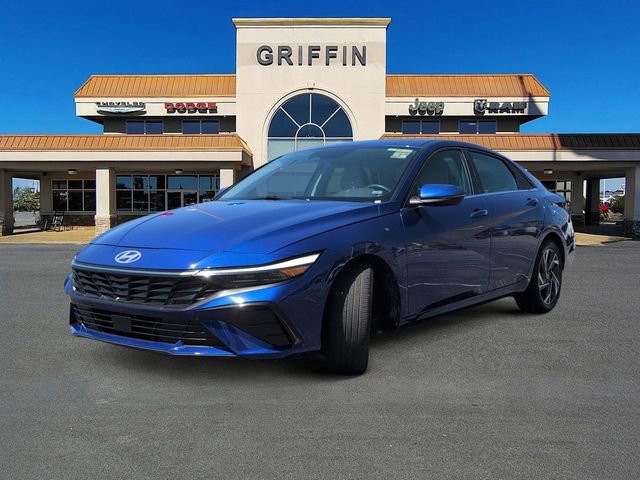 Used 2025 Hyundai Elantra Limited image 11