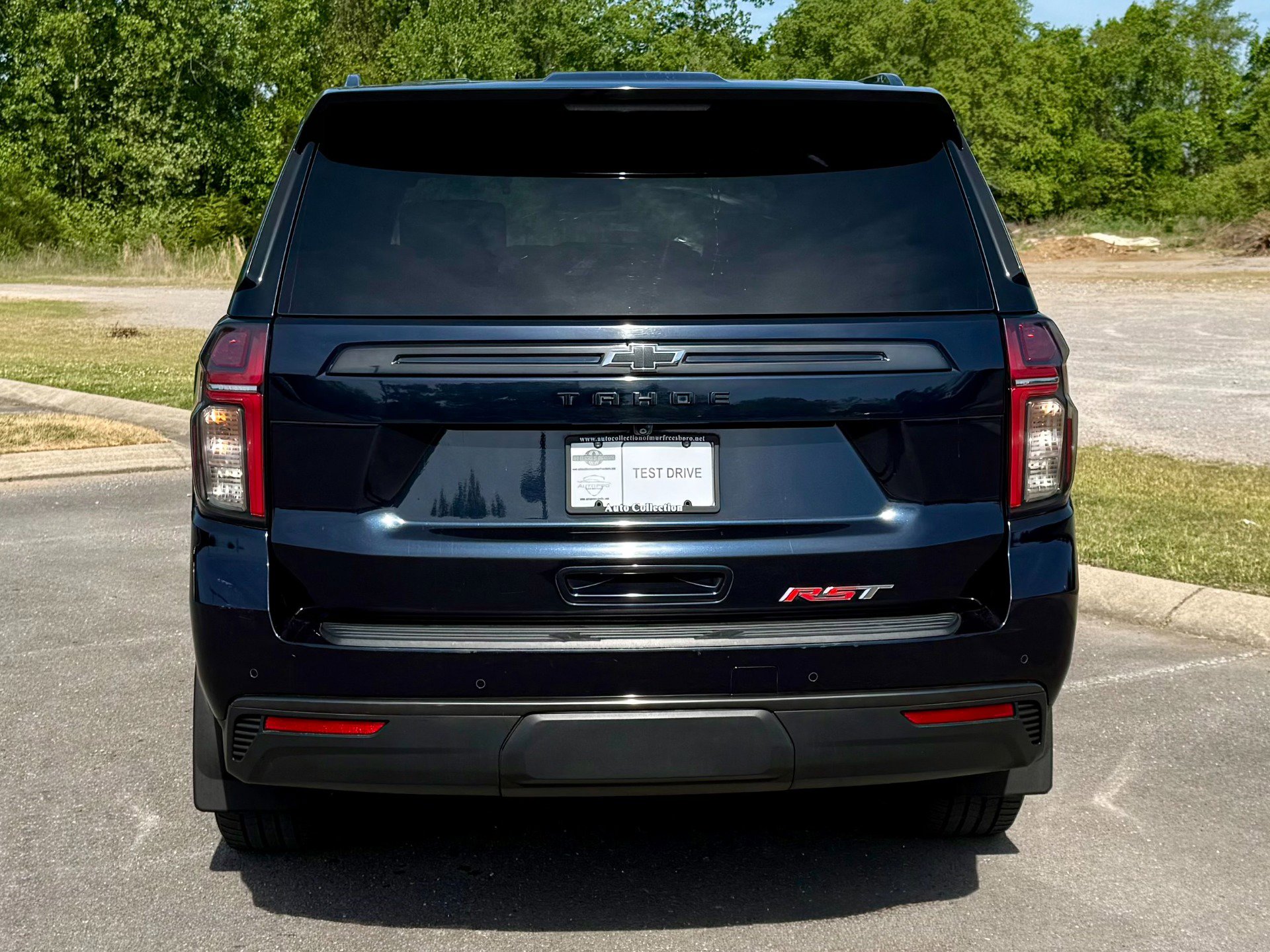 Used 2021 Chevrolet Tahoe RST w/ Rear Media and Nav Package AWD/4WD image 6