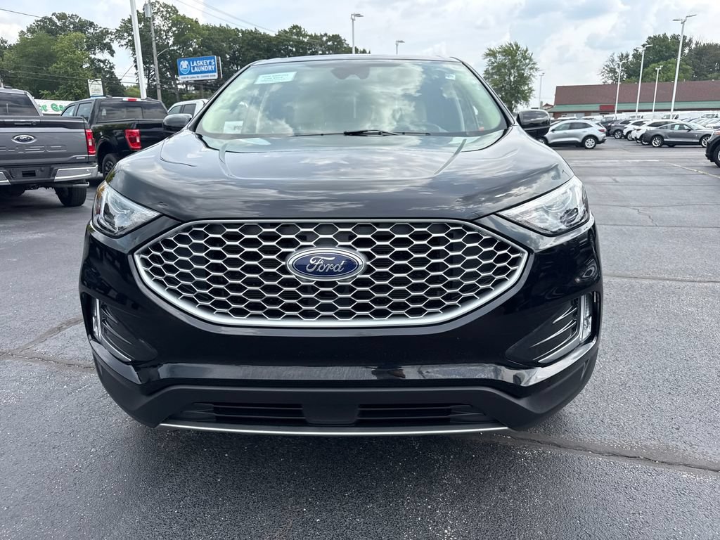 Used 2024 Ford Edge SEL w/ Convenience Package AWD/4WD image 3