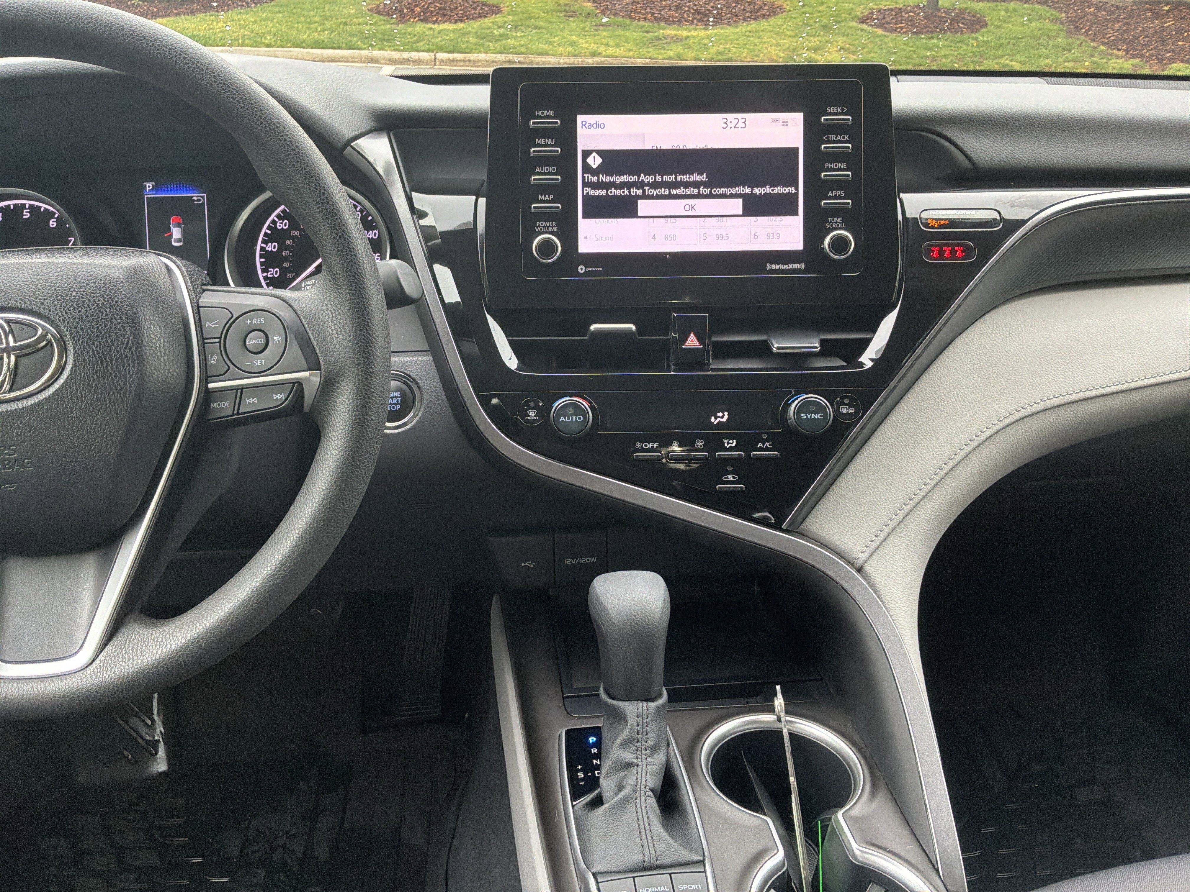 Used 2023 Toyota Camry LE w/ Convenience Package FWD image 29