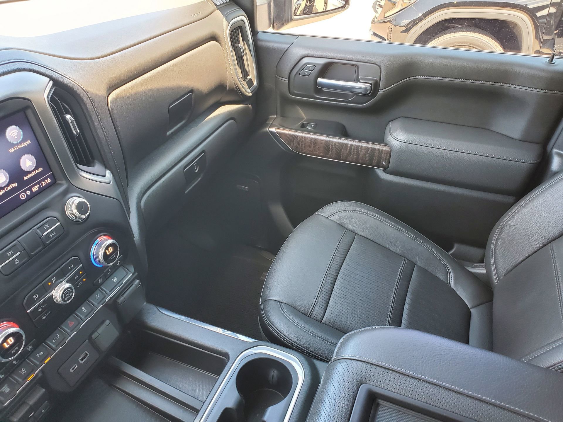 Used 2022 GMC Sierra 3500 Denali w/ Denali Ultimate Package image 27