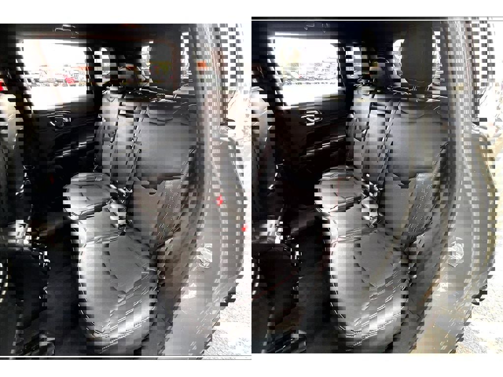 Used 2023 Jeep Compass Trailhawk image 29