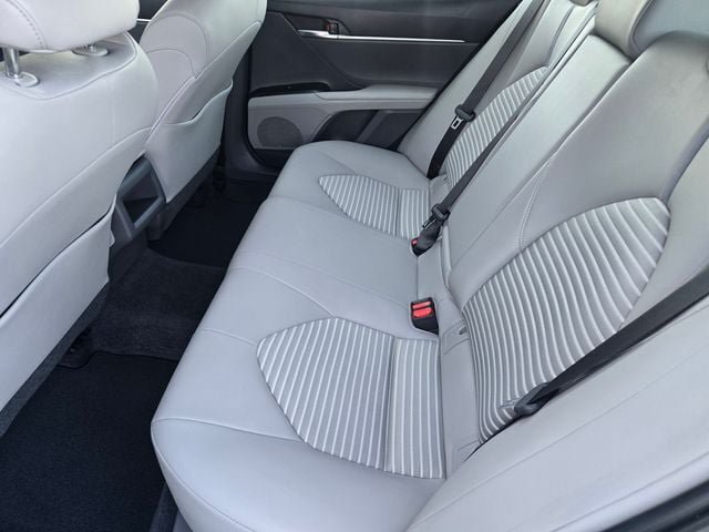 Certified 2018 Toyota Camry SE FWD image 15
