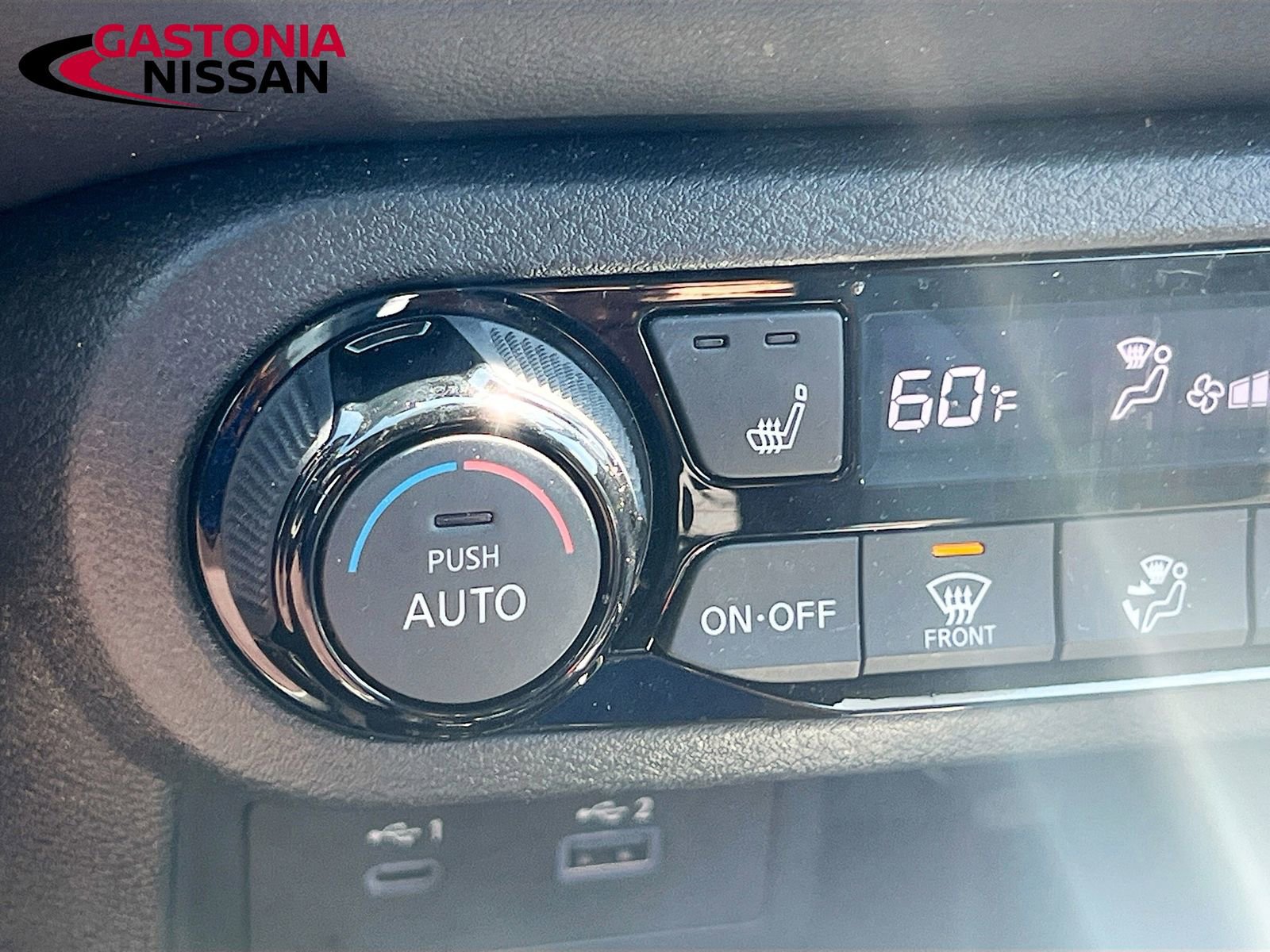 Used 2024 Nissan Kicks SR w/ SR Premium Package image 26