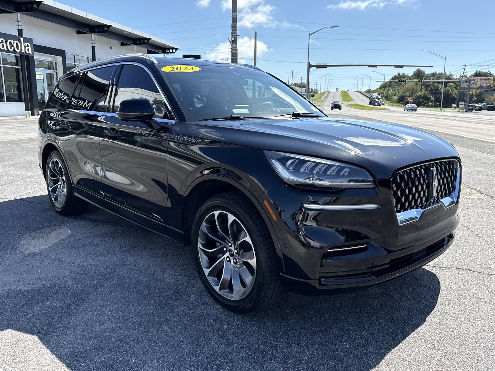 Used 2023 Lincoln Aviator Grand Touring w/ Elements Package Plus AWD/4WD image 7