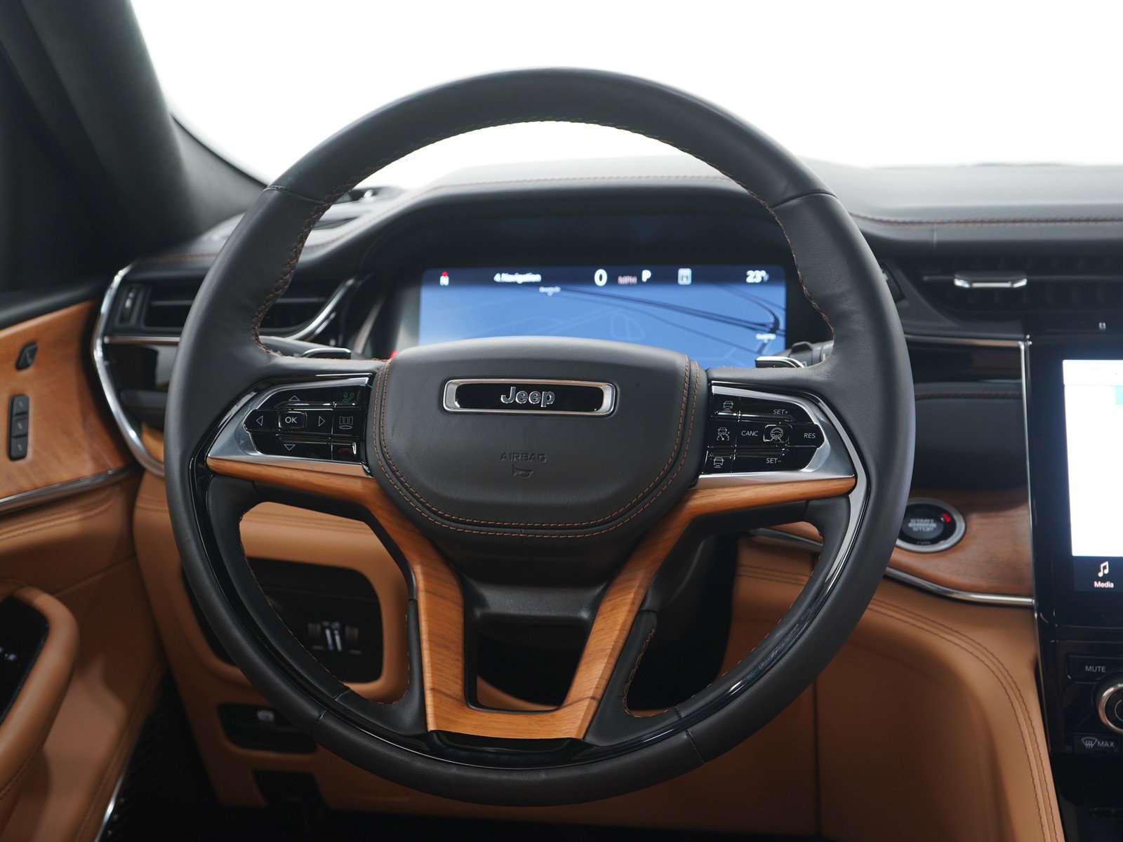 Used 2023 Jeep Grand Cherokee L Summit image 20