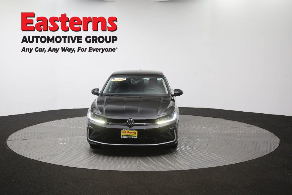 Used 2025 Volkswagen Jetta SE FWD image 53