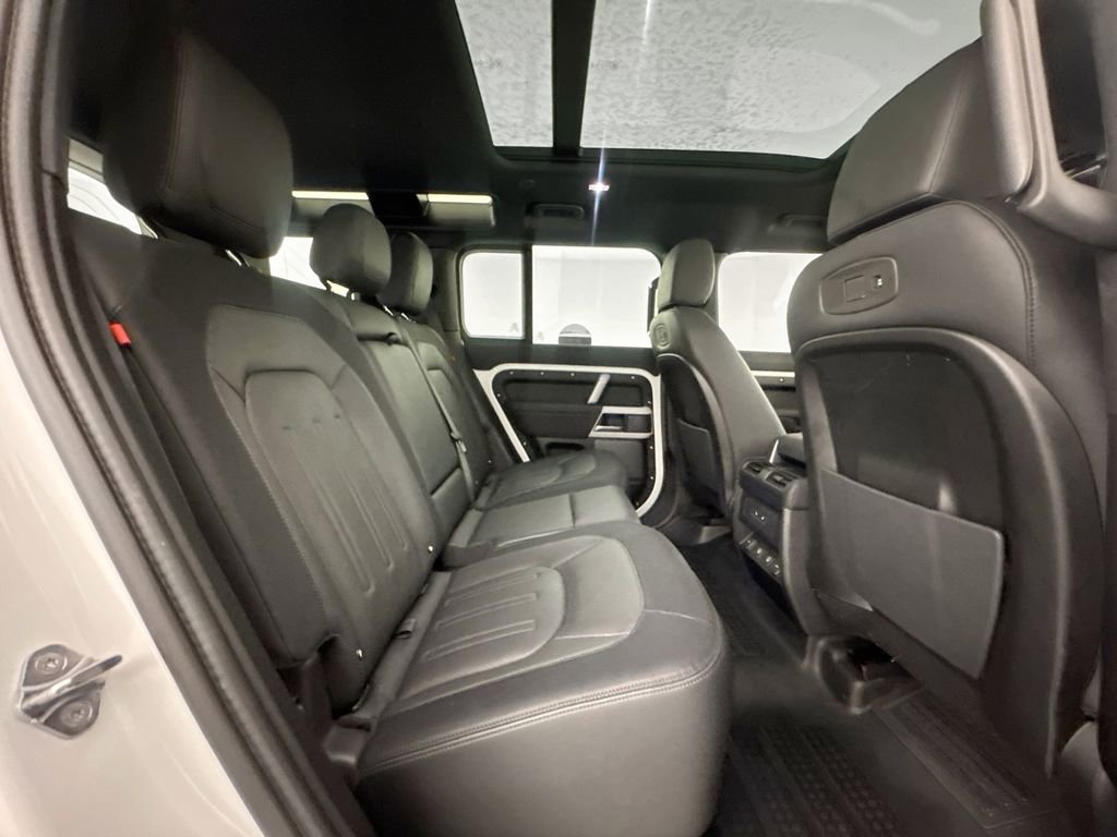 Certified 2022 Land Rover Defender 110 X-Dynamic SE AWD/4WD image 27