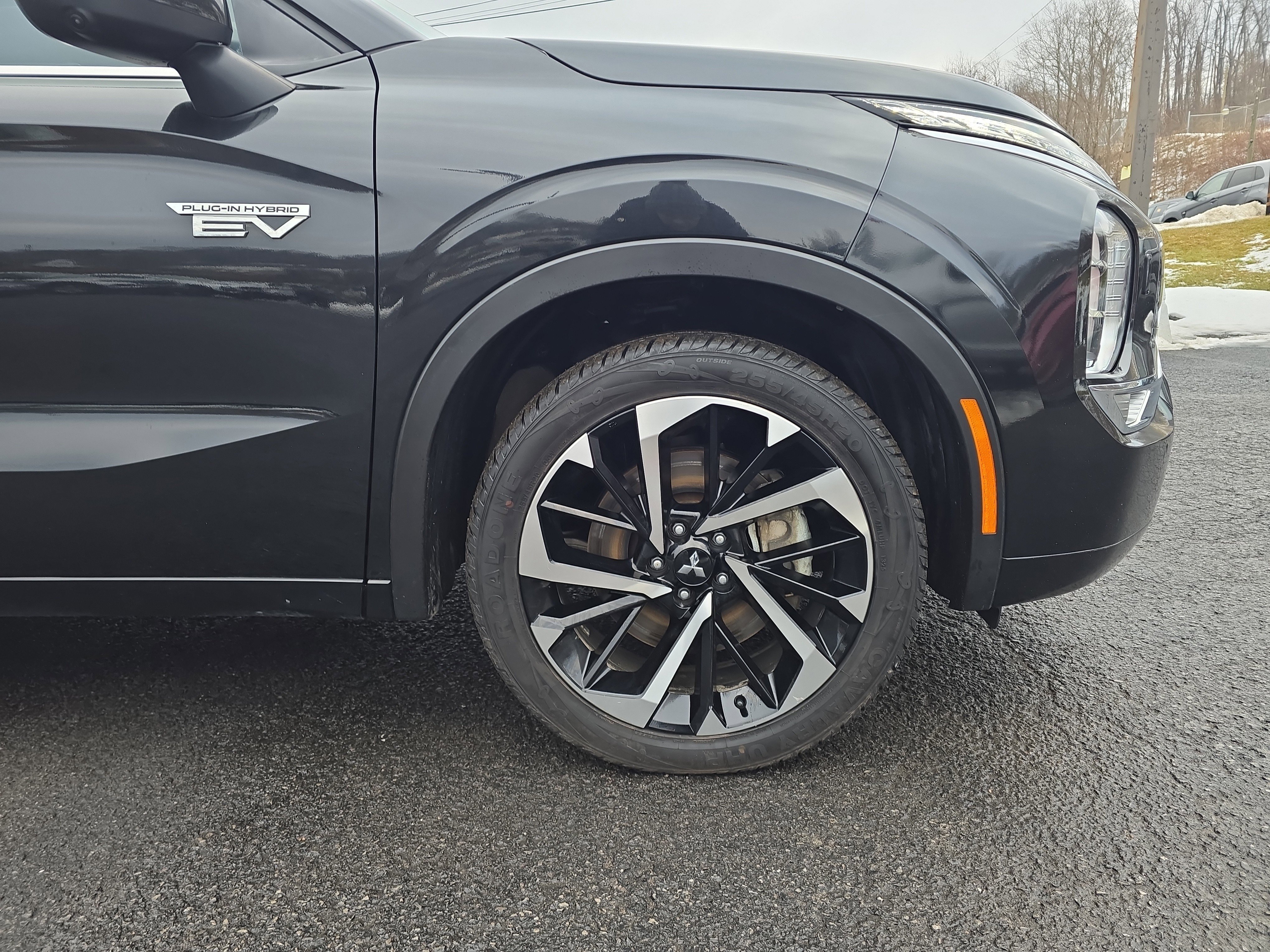 Used 2023 Mitsubishi Outlander SEL 40th Anniversary image 2