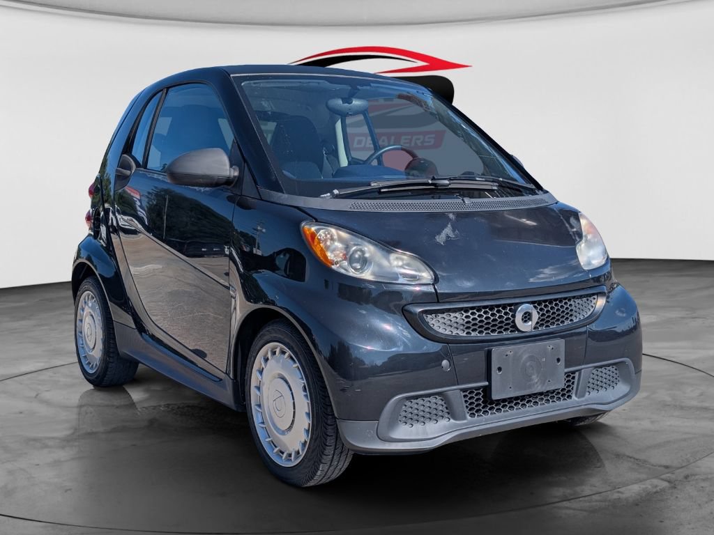 Used 2014 smart fortwo pure RWD image 2