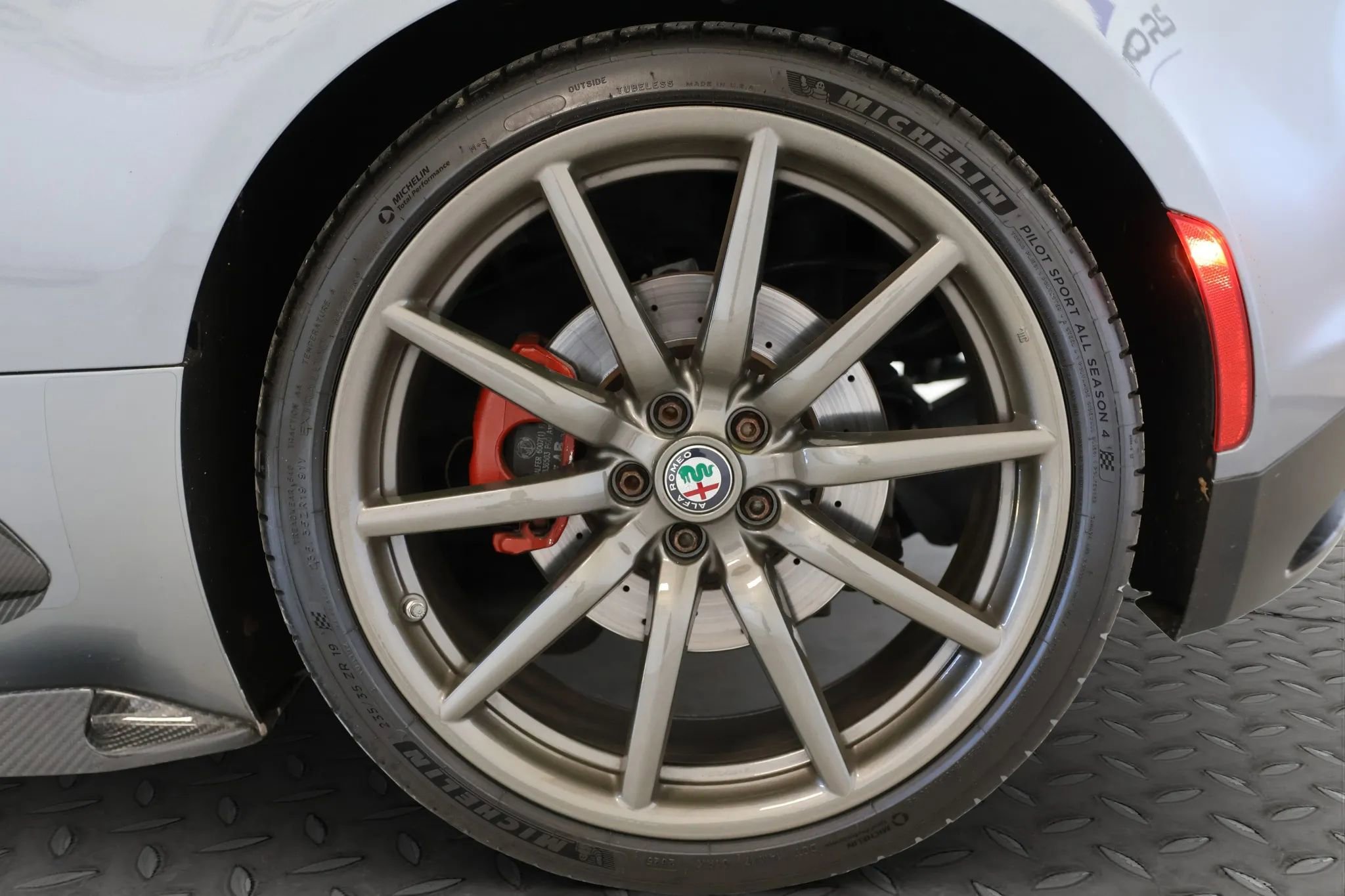 Used 2017 Alfa Romeo 4C Coupe RWD image 36