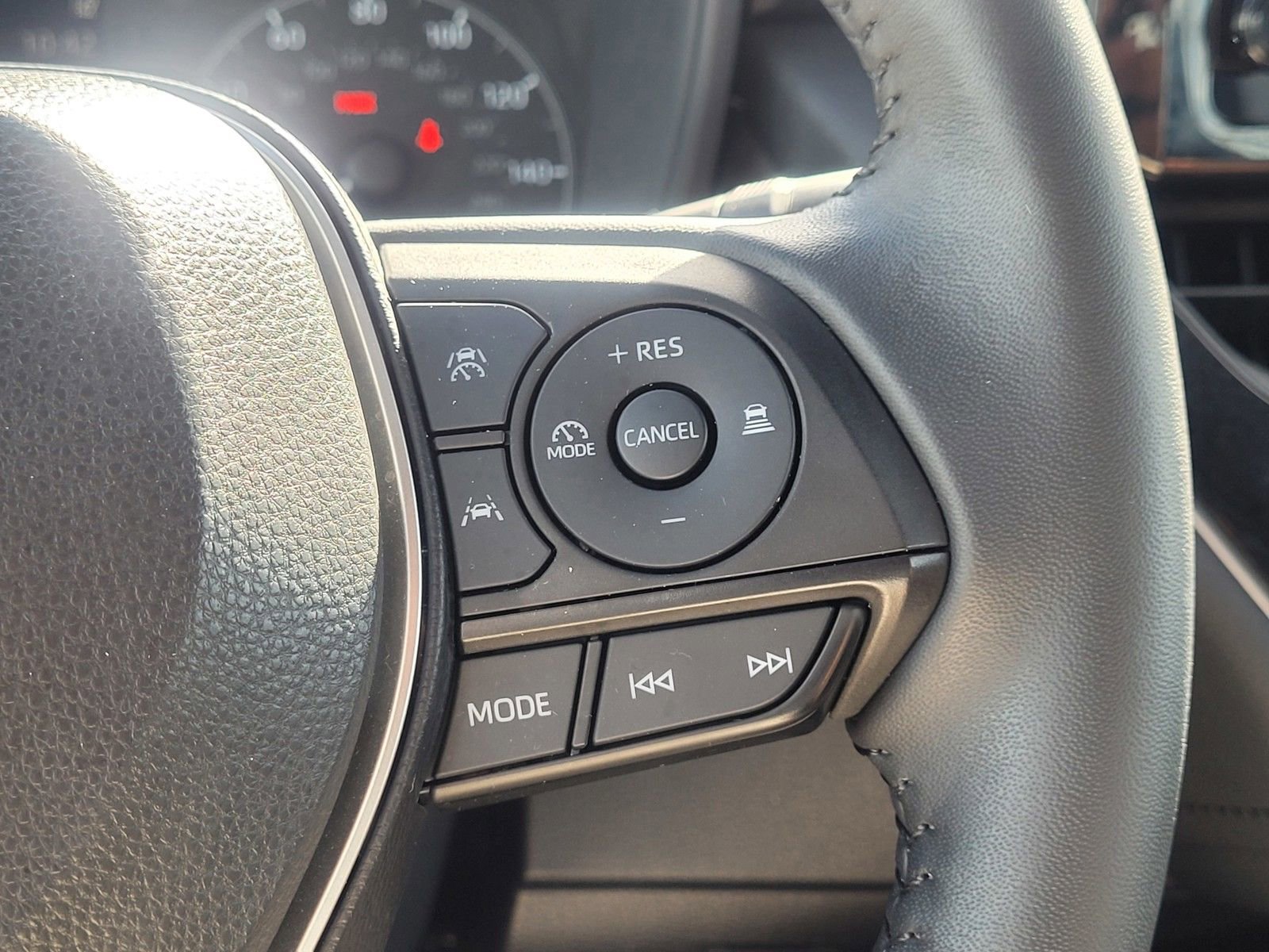 Used 2024 Toyota Corolla SE w/ SE Package image 20