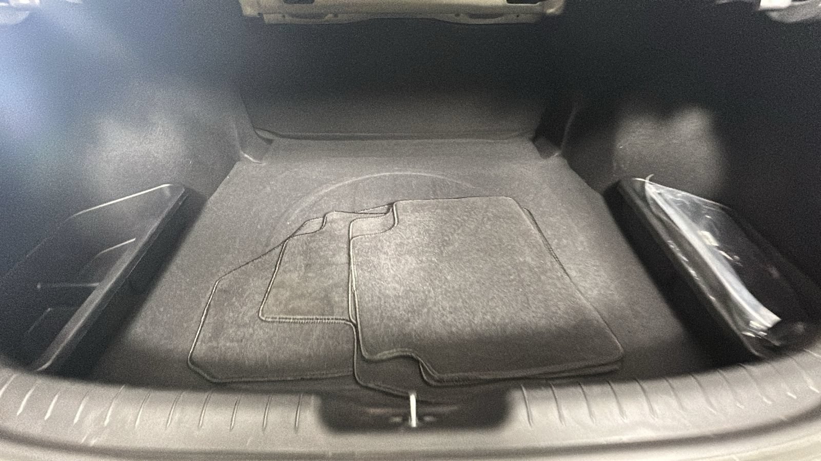 Used 2025 Hyundai Elantra SEL FWD image 34