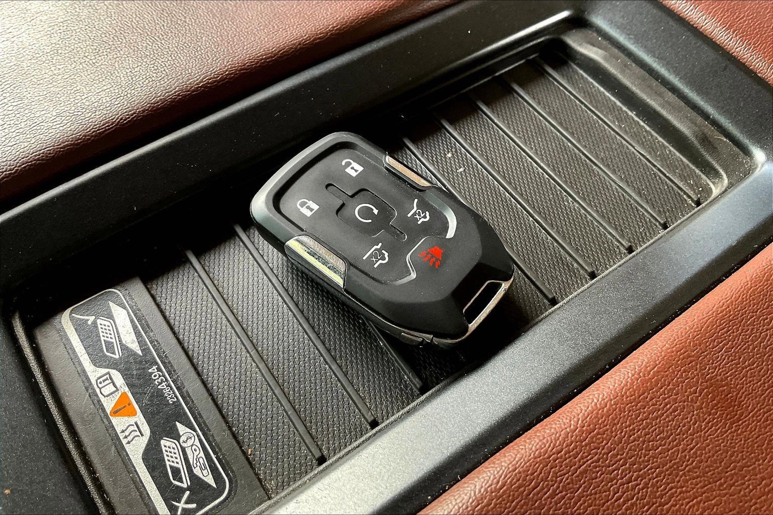 Used 2018 Chevrolet Tahoe Premier AWD/4WD image 34