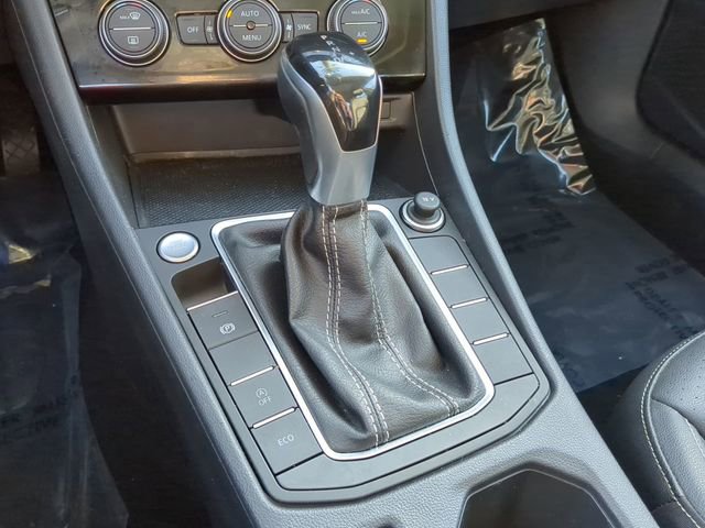 Certified 2023 Volkswagen Jetta SE w/ Panoramic Sunroof Package image 25