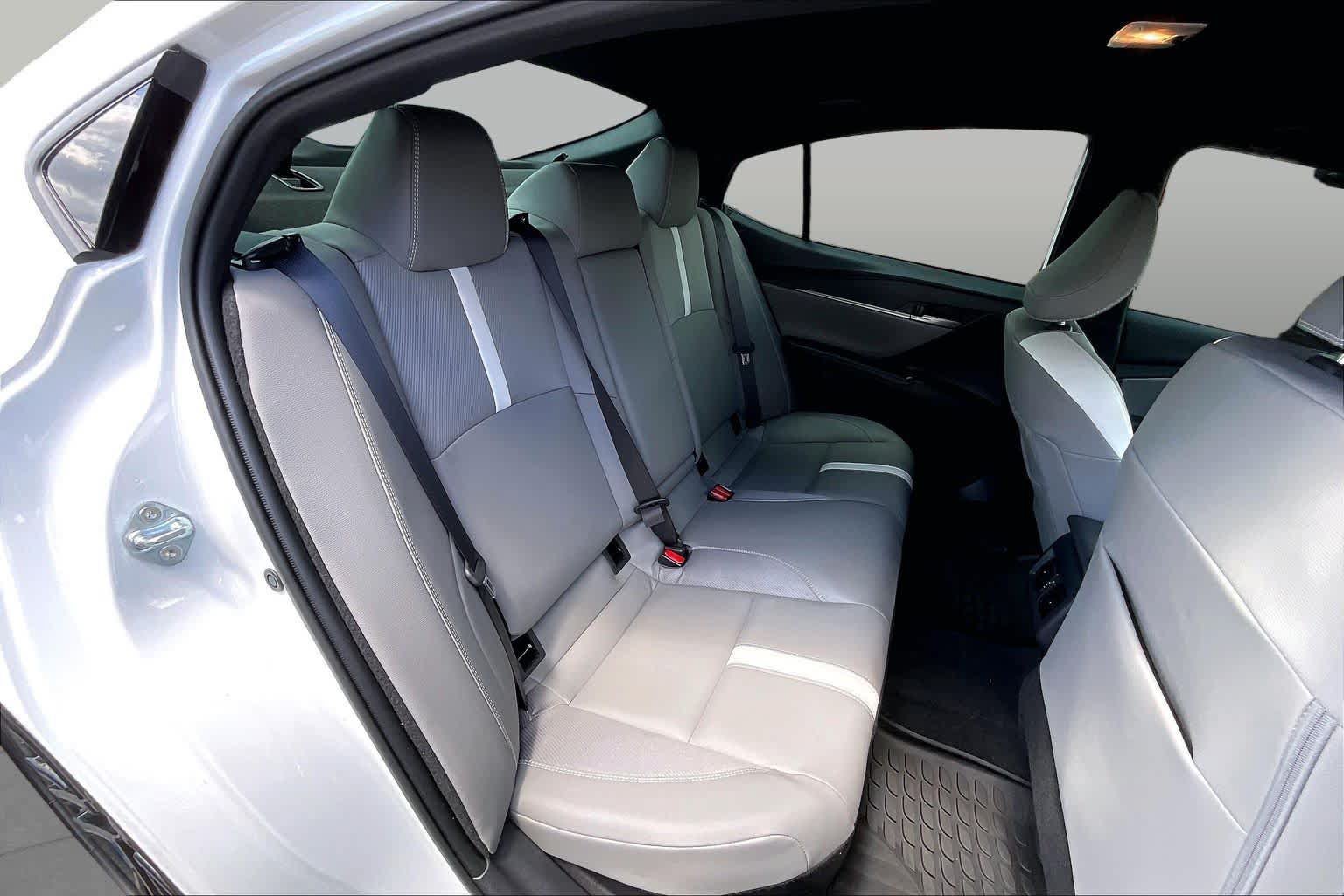Used 2026 Toyota Camry SE w/ Convenience Package FWD image 26