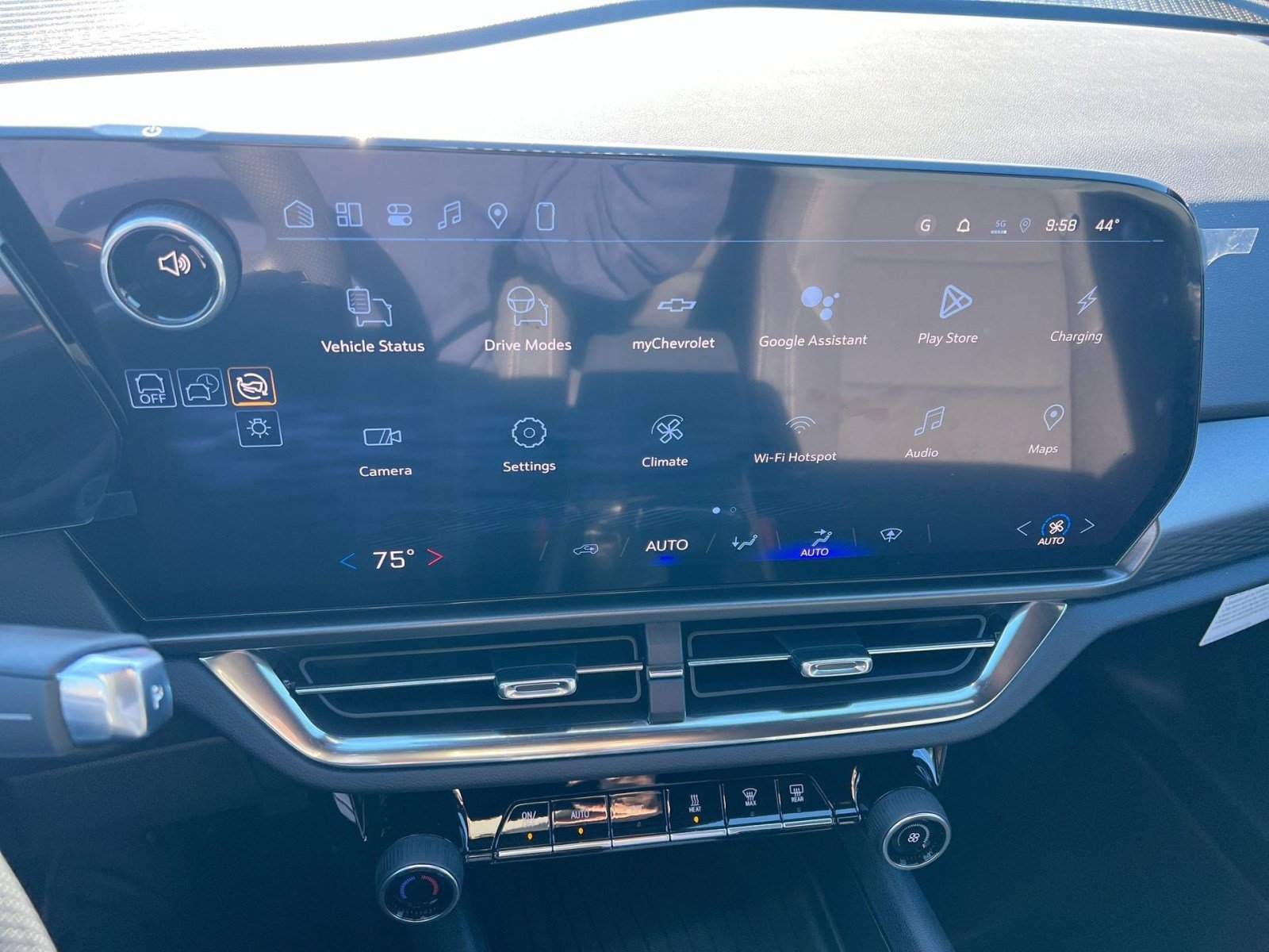 New 2026 Chevrolet Equinox EV LT image 16