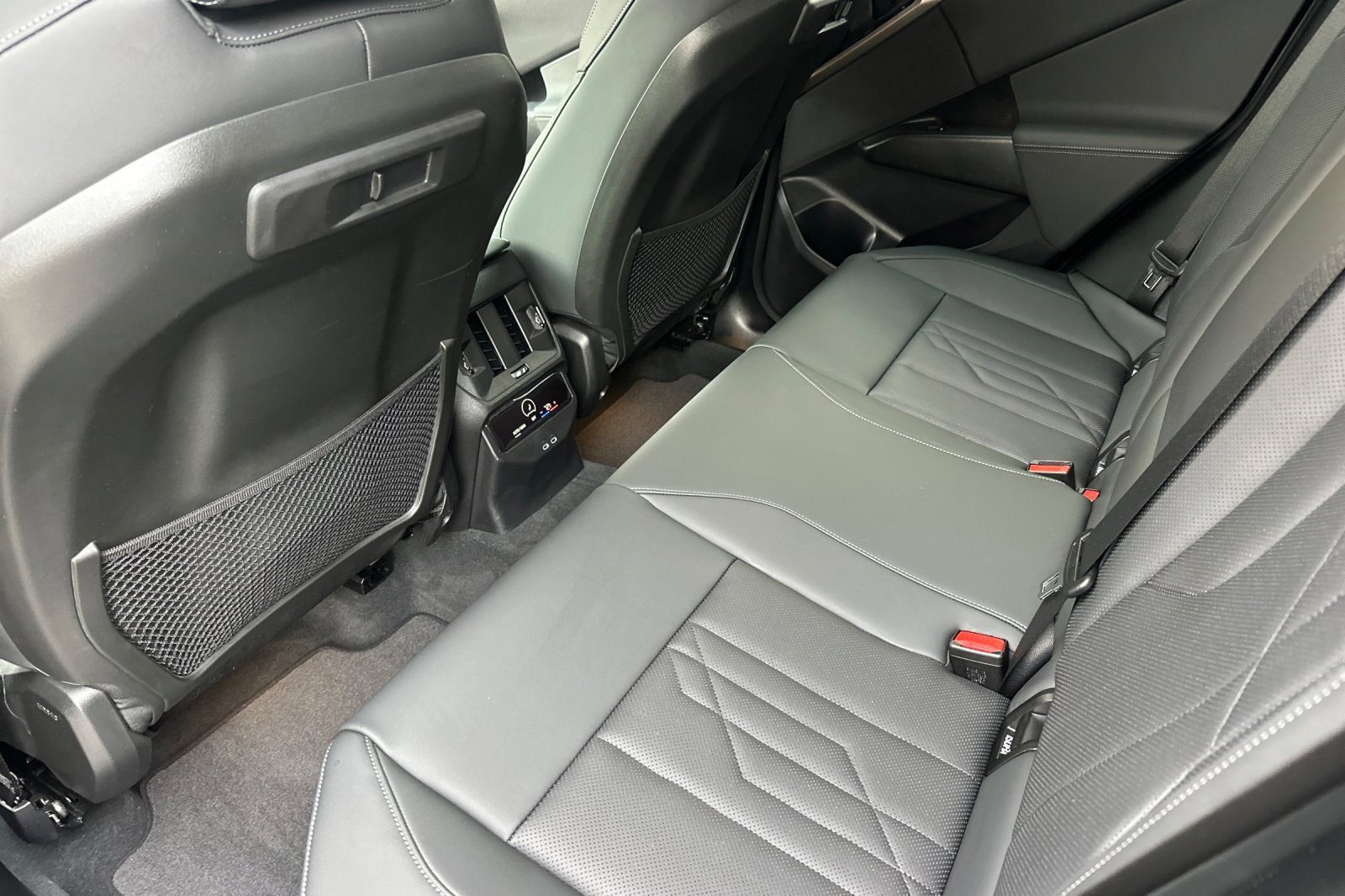 Used 2025 BMW X3 xDrive30i w/ Premium Package image 15