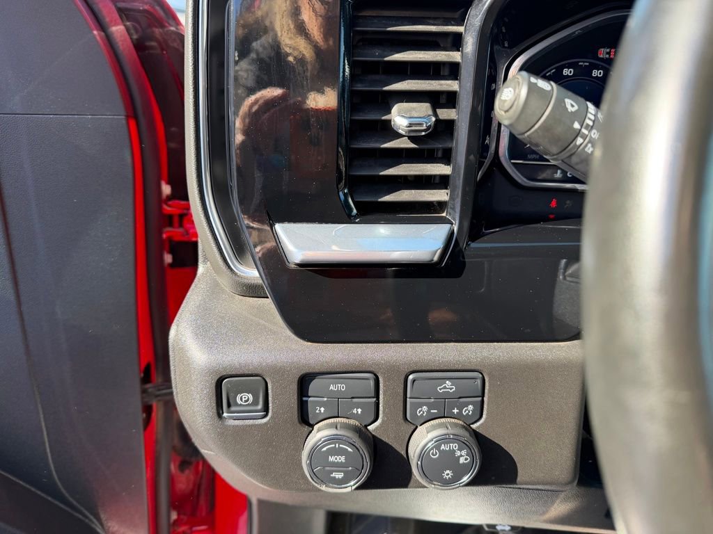 Used 2025 Chevrolet Silverado 1500 LT image 15