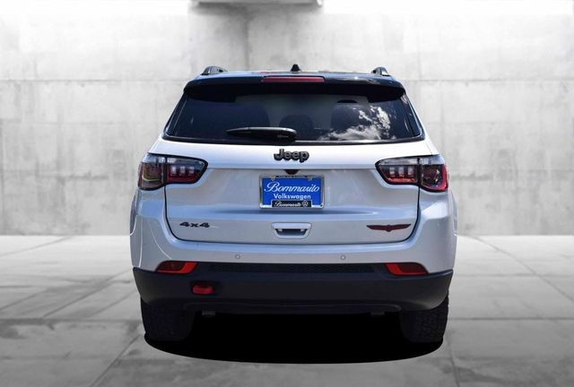 Used 2025 Jeep Compass Trailhawk AWD/4WD image 6