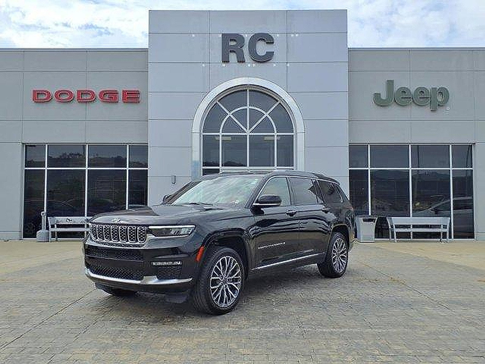 Used 2021 Jeep Grand Cherokee L Summit image 1