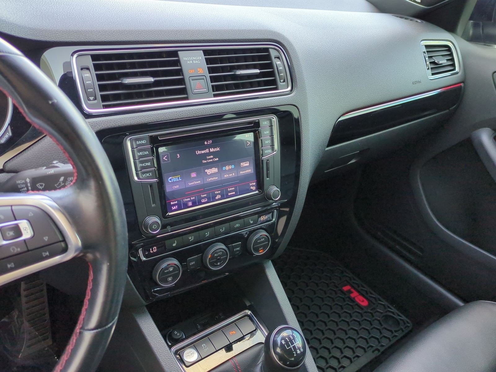 Used 2017 Volkswagen Jetta GLI FWD image 29