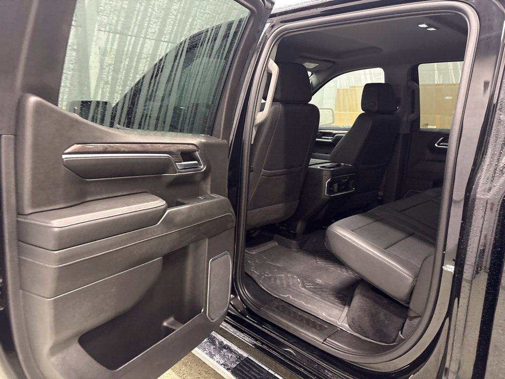 Used 2024 Chevrolet Silverado 1500 LTZ AWD/4WD image 33