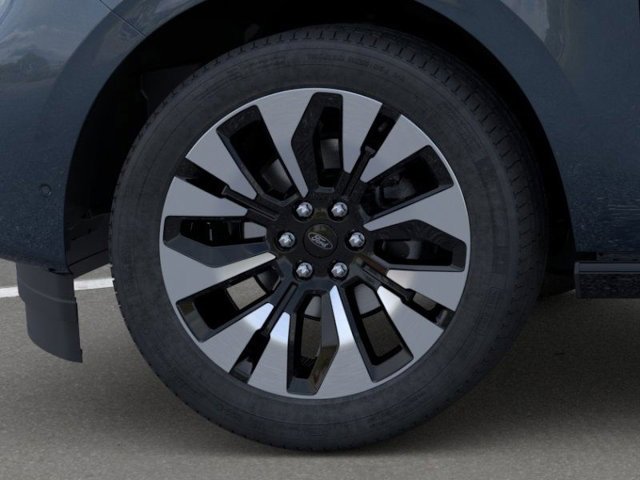New 2025 Ford Expedition Platinum w/ Driver's Package image 19