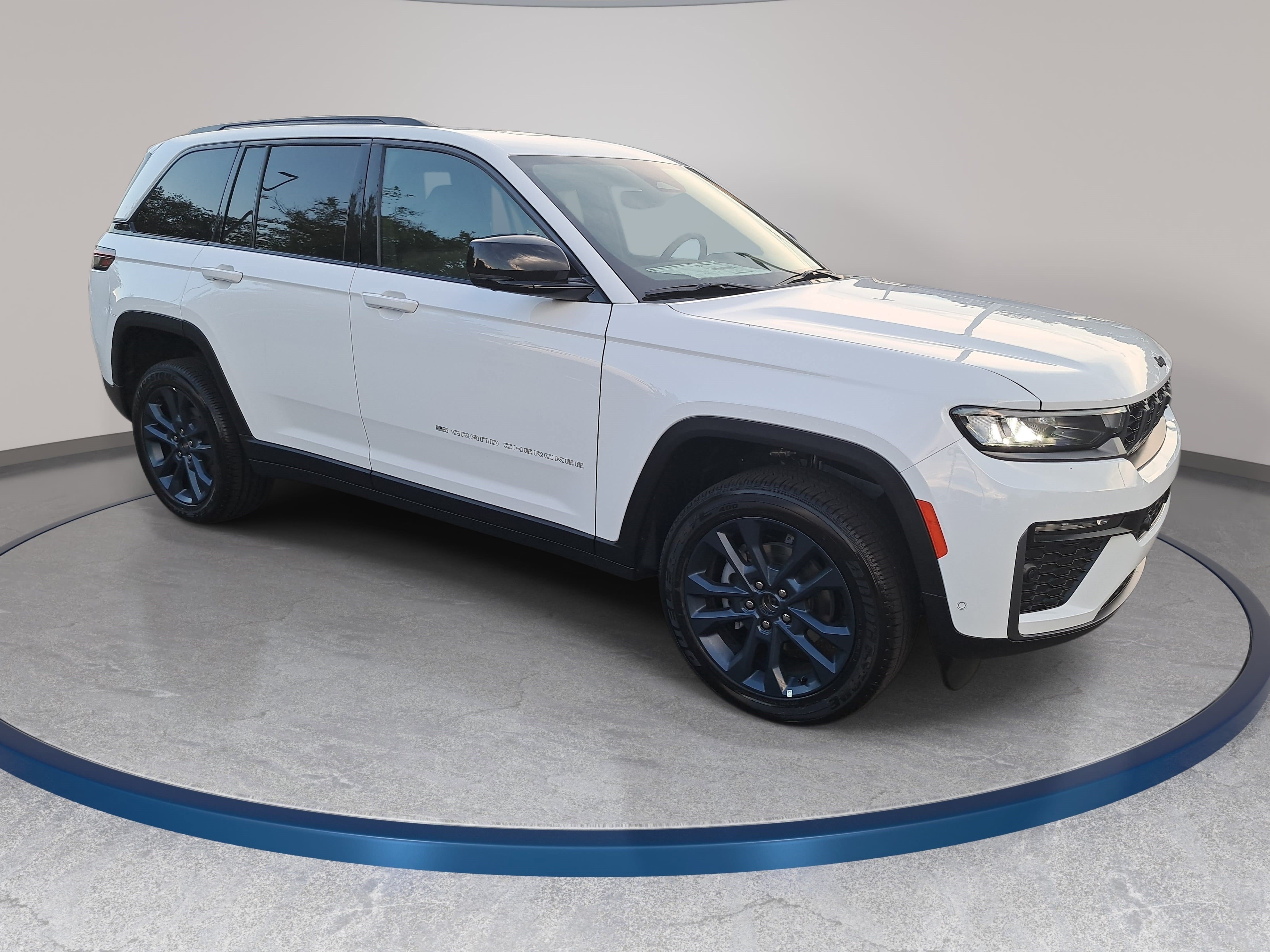New 2026 Jeep Grand Cherokee Limited AWD/4WD image 3