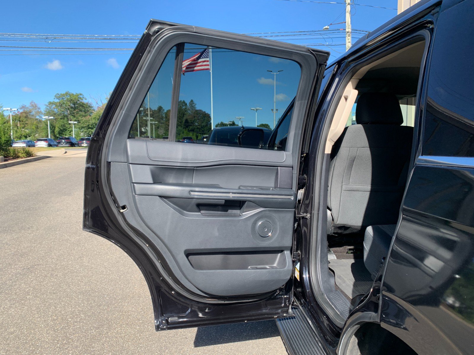 Used 2023 Ford Expedition XLT AWD/4WD image 28