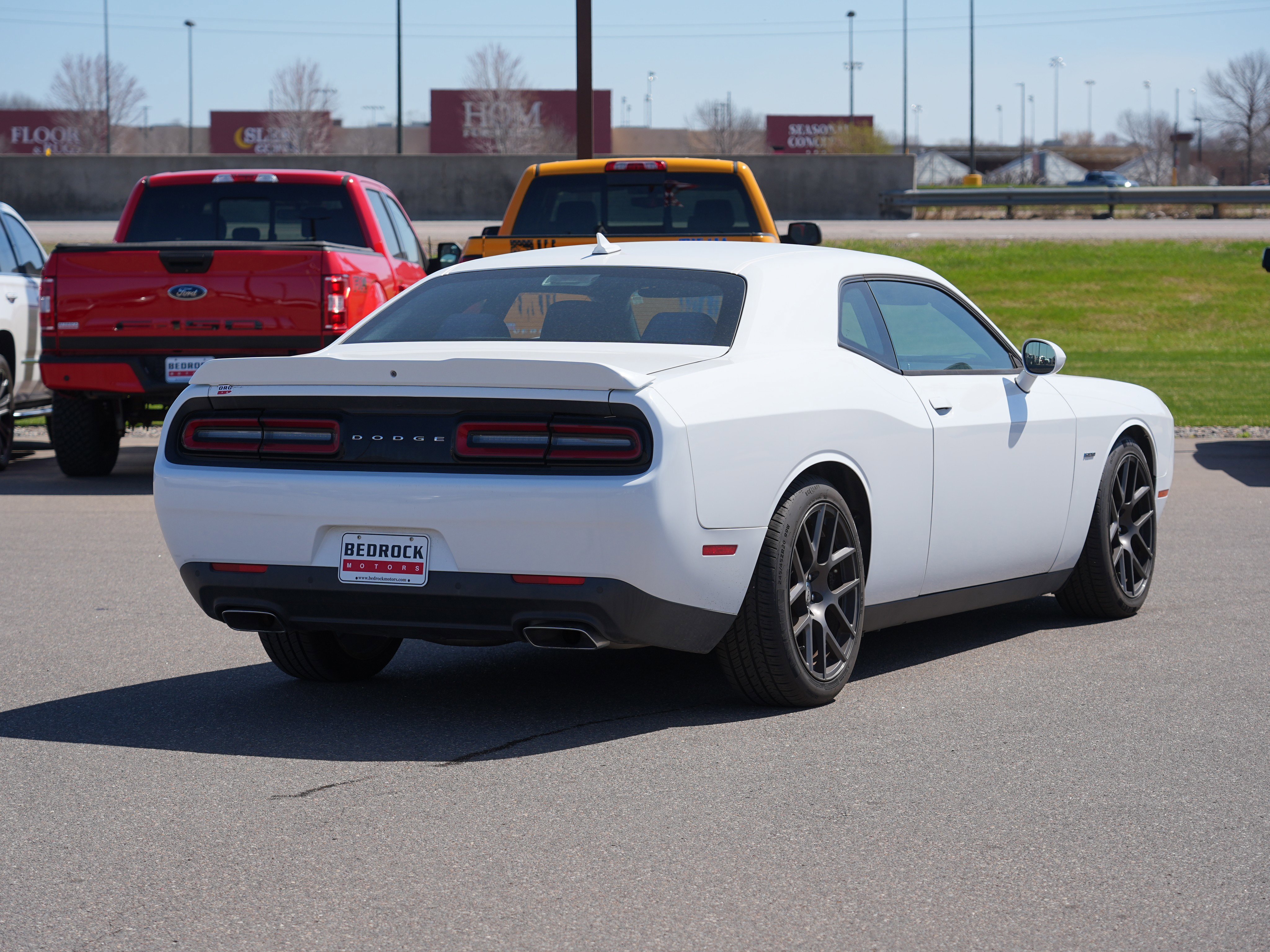 Used 2016 Dodge Challenger R/T w/ Sound Group RWD image 3