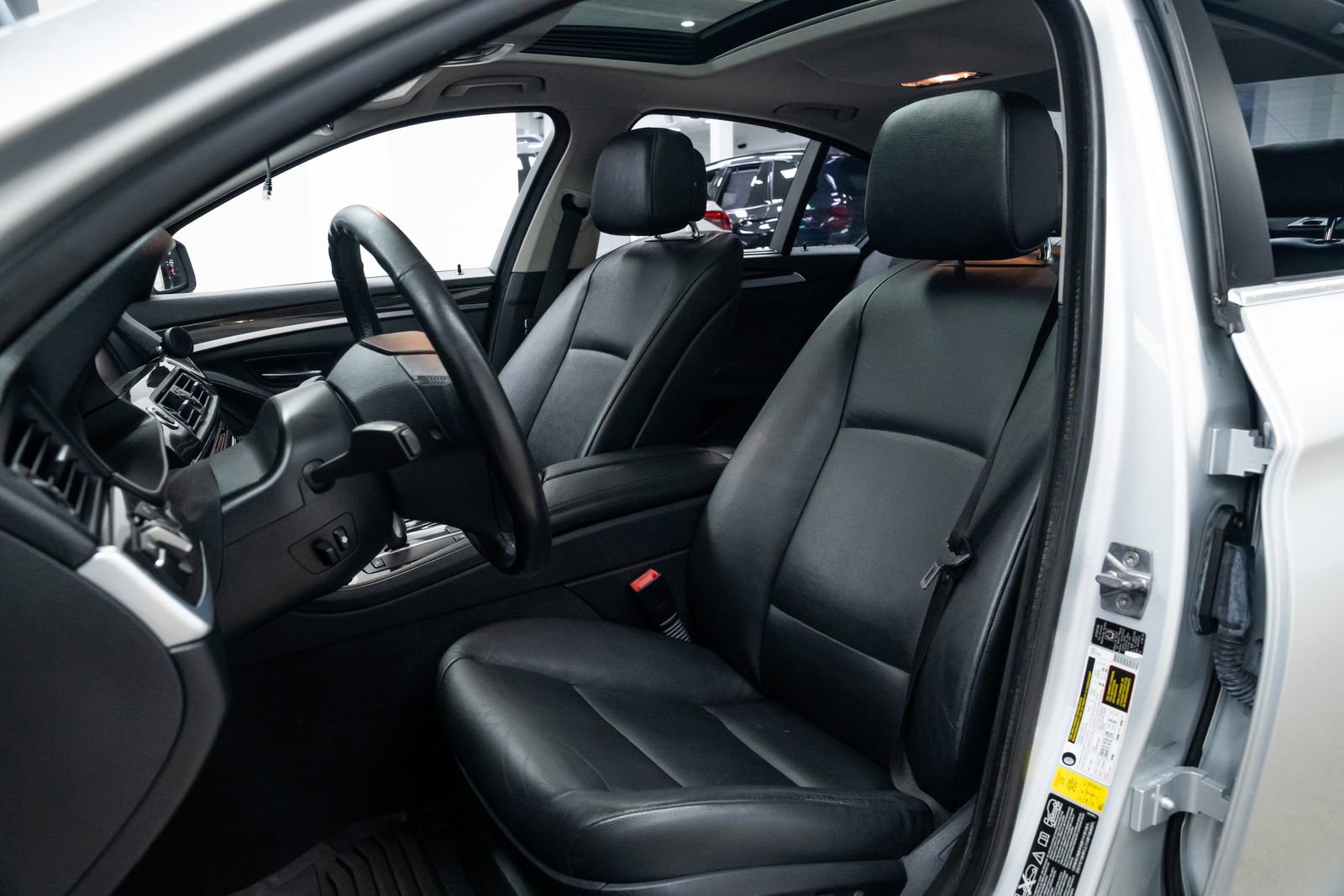 Used 2011 BMW 535i xDrive Sedan AWD/4WD image 18