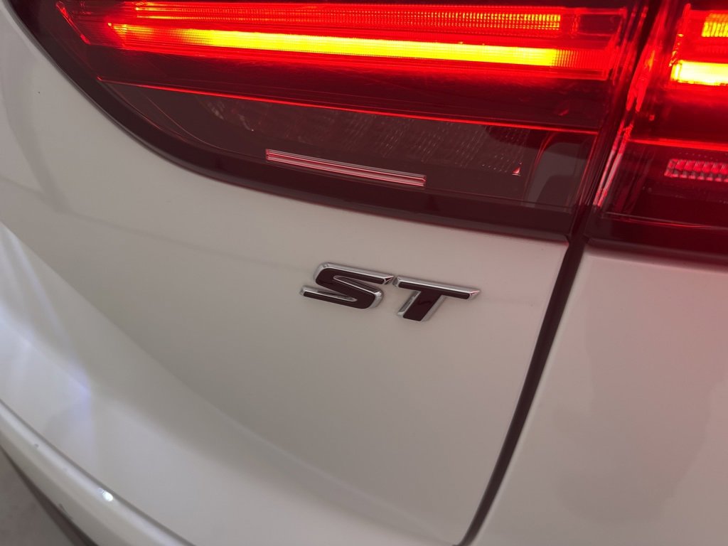 Used 2022 Buick Envision Essence w/ Technology Package I image 21