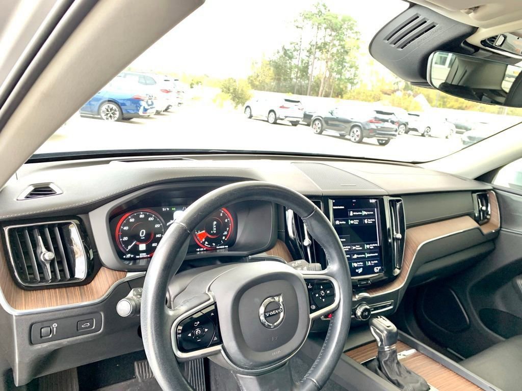 Used 2020 Volvo XC60 T5 Inscription w/ Protection Package Premier image 11