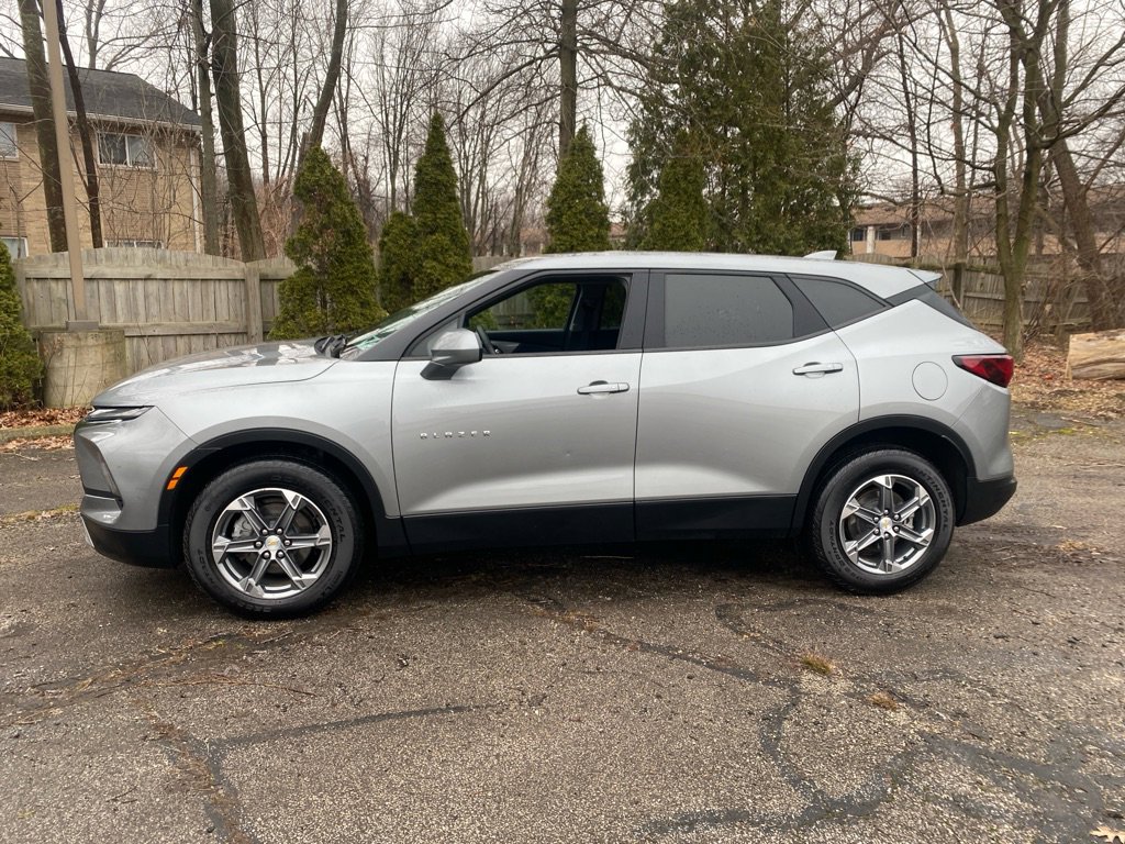 Used 2023 Chevrolet Blazer LT w/ Driver Confidence Package image 2