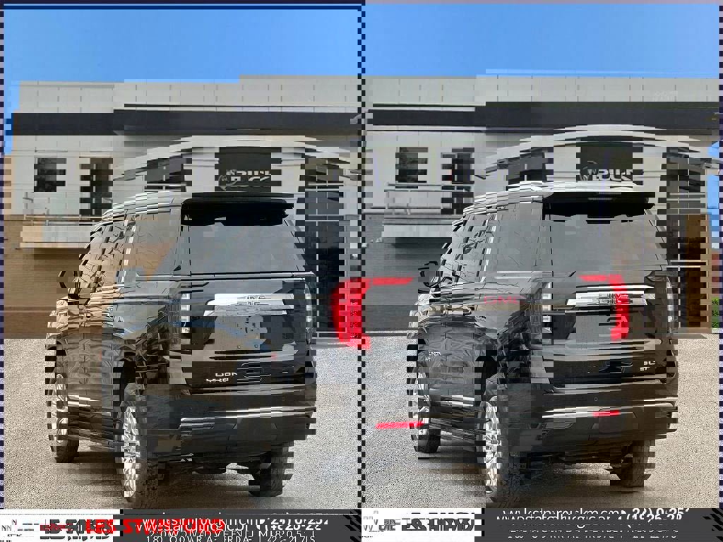 Used 2023 GMC Yukon XL SLT AWD/4WD image 4