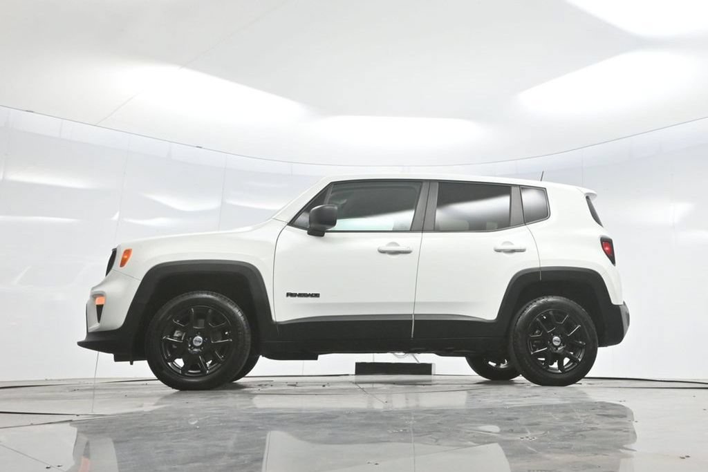 Used 2023 Jeep Renegade Latitude AWD/4WD image 7