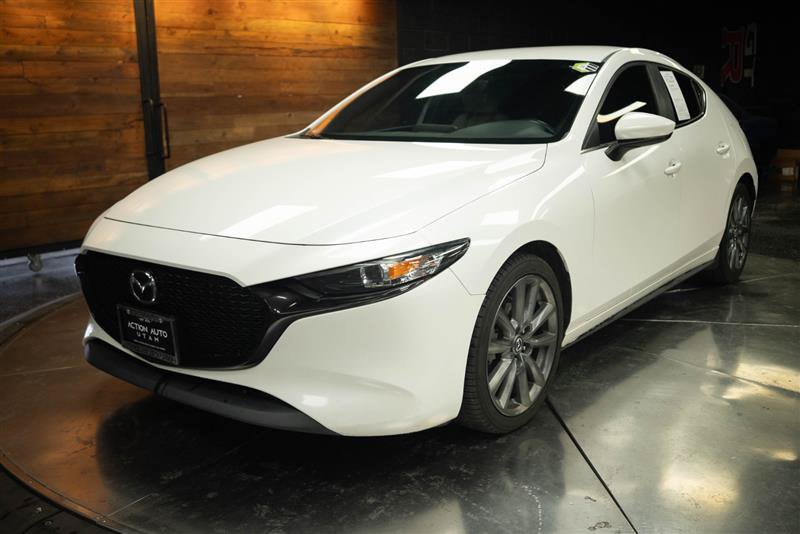 Used 2020 MAZDA MAZDA3 Hatchback w/ Preferred Package FWD image 2