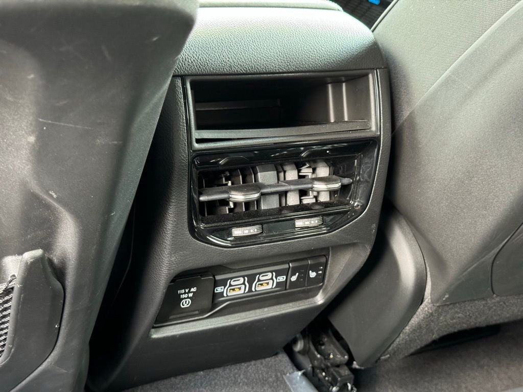 Used 2022 Jeep Grand Cherokee Overland AWD/4WD image 38